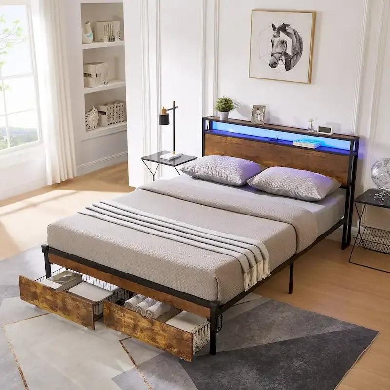 Letto a piattaforma Queen marrone e nero con luci a LED, testiera in legno e cassetti portaoggetti (1 persona)