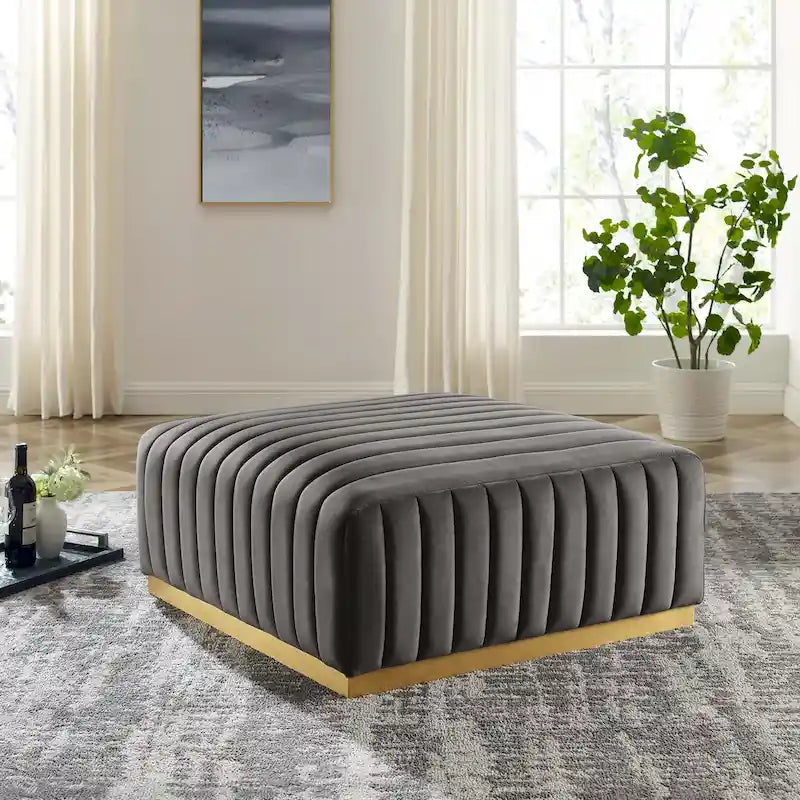 Pouf in velluto trapuntato a canali con base dorata, multi-seduta, 5 colori