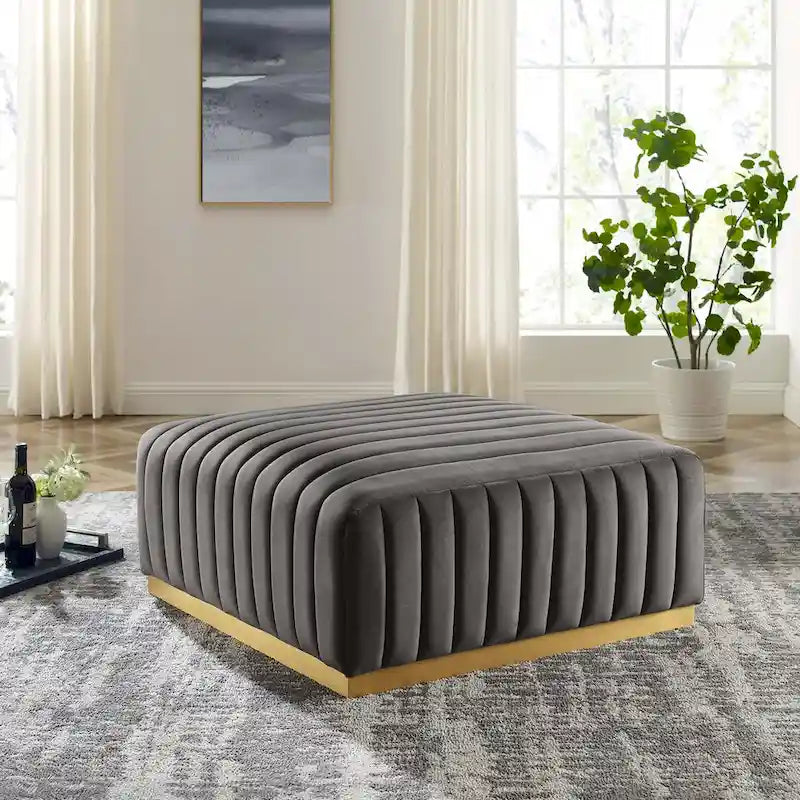Pouf in velluto trapuntato a canali con base dorata, multi-seduta, 5 colori