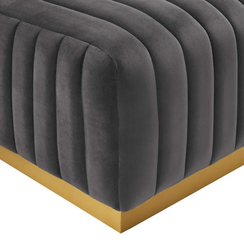 Pouf in velluto trapuntato a canali con base dorata, multi-seduta, 5 colori