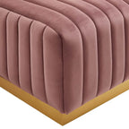 Pouf in velluto trapuntato a canali con base dorata, multi-seduta, 5 colori