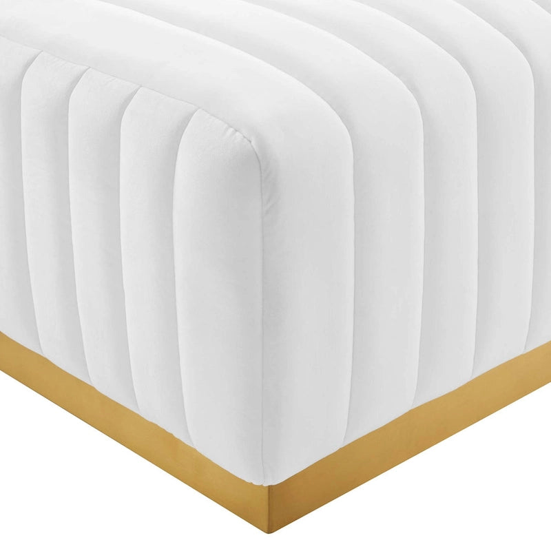 Pouf in velluto trapuntato a canali con base dorata, multi-seduta, 5 colori